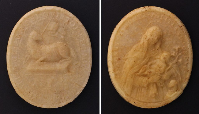 Agnus_Dei_Pie_IX_1858.jpg